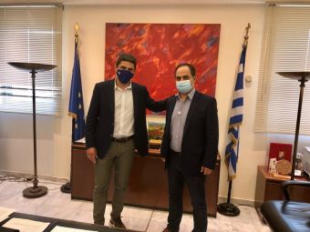 Ανακατασκευάζεται εκ νέου ο χλοοτάπητας του Δ.Α.Κ. - Μαζί ο ελαστικός τάπητας καθώς και η διαμόρφωση στεγασμένου χώρου προπόνησης αθλητών