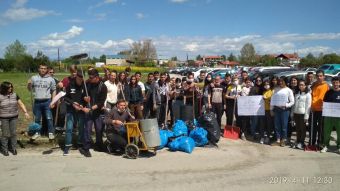 Συμμετοχή μαθητών του 2ου ΕΠΑΛ Καρδίτσας σε δράση καθαριότητας κοινόχρηστου χώρου